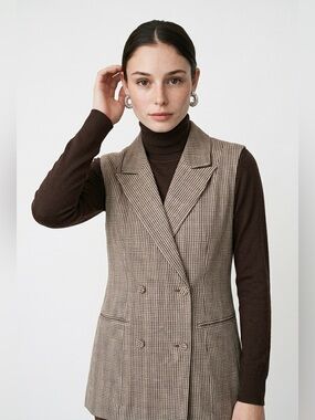 ✌️4 for $20✌️ Only longline plaid vest